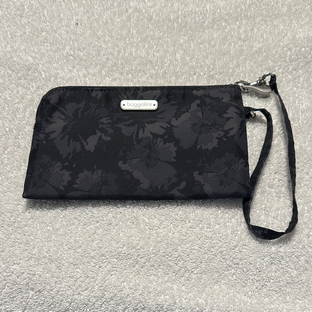 Baggalini Black  Floral Wristlet Wallet